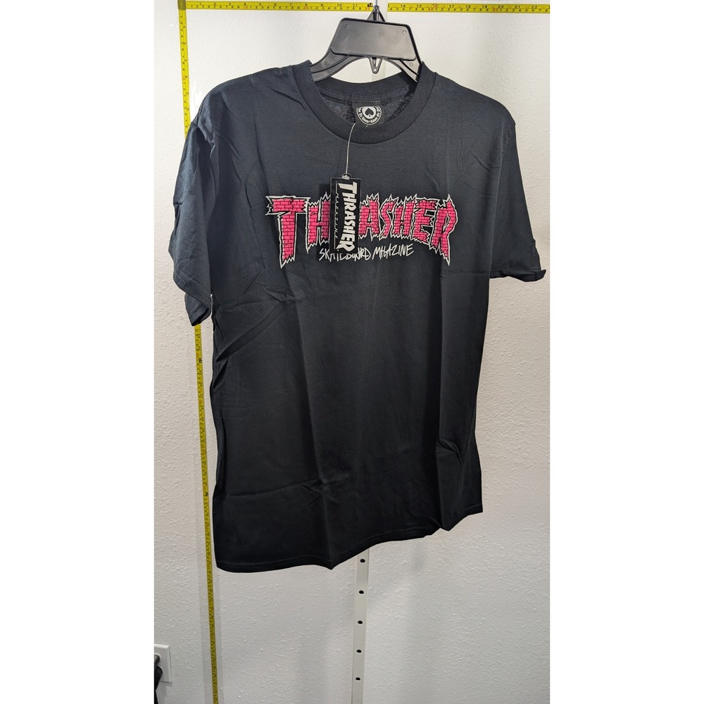 Thrasher Magazine Pink Brick Logo Graphic T-Shirt Mens Medium Black NWT